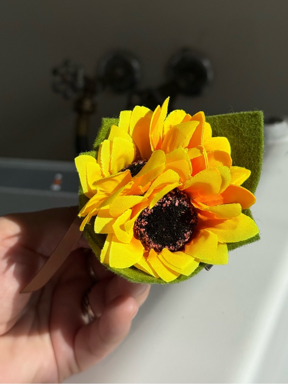 Handmade Faux Sunflower Floral Bow Bouquet Brooch Pin Accessories - Picture 8 of 9